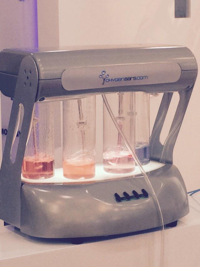simulationguru's tweet photo. Get some free #oxygen from the @Leader_DSO booth in Hall 4 #oxygenbar #leaderhealthcare #simulationguru #ArabHealth http://t.co/PVoGLJfe3H