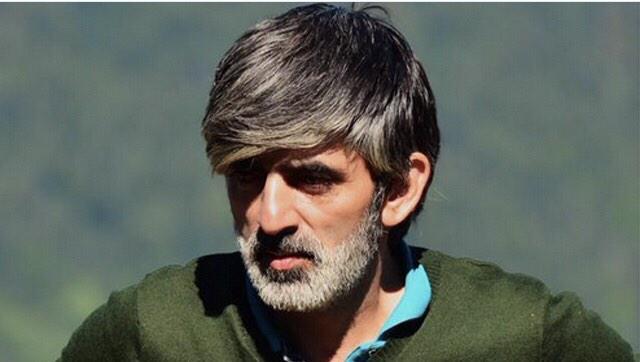 Zor zamanların birinci faydası, dost bildiklerimizi bize yeniden ve sahiden tanıtmasıdır.

İbrahim Tenekeci