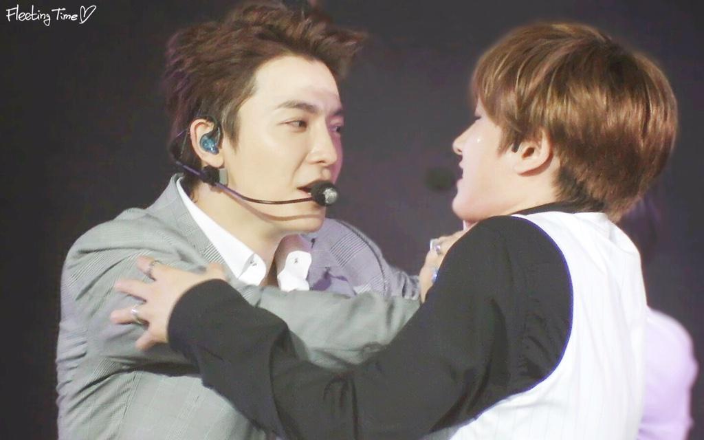 "<a href="/fleetingtime2h/">Fleeting Time</a>: [FleetingTime流年]141122 Super Show 6 In Beijing Part1 4P [Photo by: Cherry] "