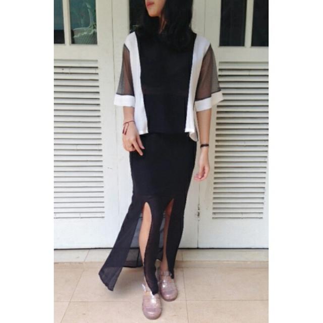 Monochrome 🔳🔲 #whimsey #bintaro #shopping #fashion #OOTD