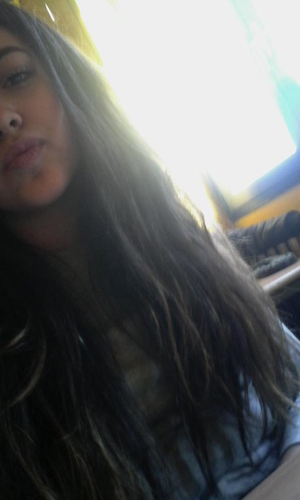 xluckybsmithx's tweet image. Waiting @NeelsVisser1 and @luckybsmith to notice me #geographyclass 😭🔫