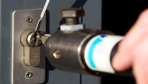 UsefulTechTip's tweet image. What are the different services offered by Locksmith? Click Here: bit.ly/1Lgr4Tb

#keylocks #locksmith