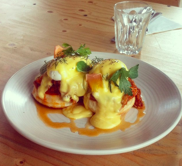Wriggle_London's tweet photo. Freelancers! Need workspace? @ProudArchivist are offering brunch &amp; 4 hrs in an ideal working environment for £10. http://t.co/qVloQr02HW