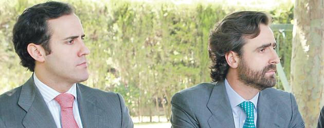 elEconomistaes's tweet photo. El juez decreta prisión para dos hijos de Ruiz-Mateos http://t.co/FI9KQ94mMx http://t.co/rRZ4axSfD6