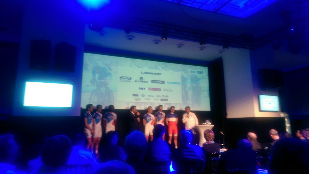 GroupamaFDJ's tweet photo. Merci à nos partenaires fidèles ! #FDJSport2015 http://t.co/mwYqgSgmms