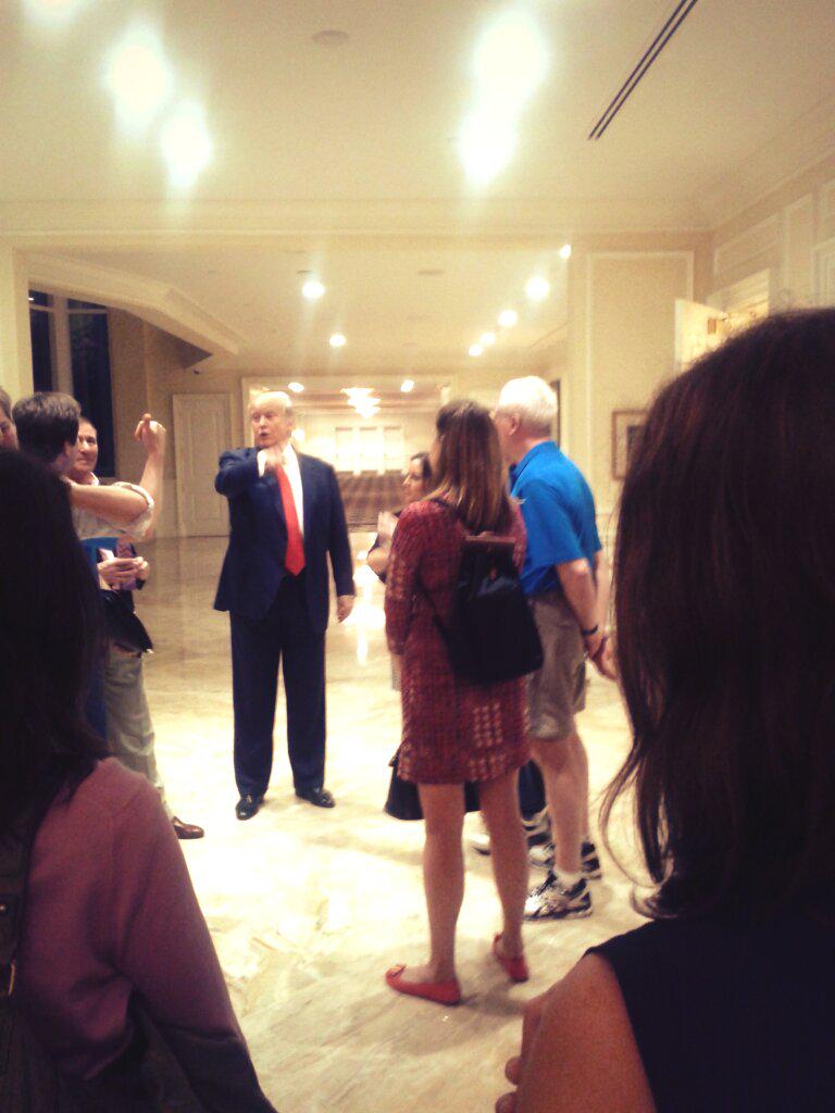 Mikemag12's tweet photo. @aeroe_golfpod team was at @TrumpDoral the amazing luxurious golf resort &amp; we met the inspirational @realDonaldTrump http://t.co/KTO5PTDamH