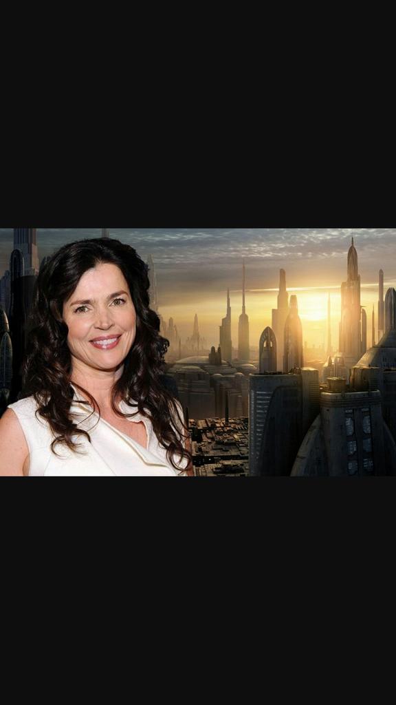 Angel_cakes37's tweet photo. Haven't seen this one of @JuliaOrmond before. Looks futuristic. She is so beautiful 
#RenewWitchesOfEastEnd #wcw http://t.co/qalbkLJV2w