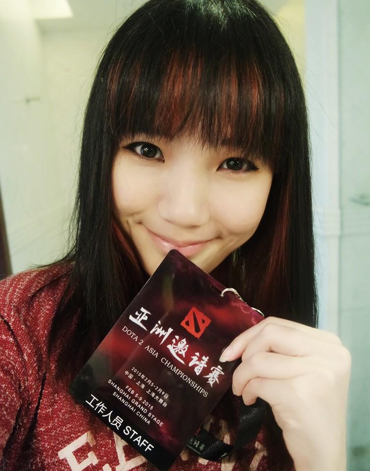 First time wearing a staff badge. Thanks <a href="/HuoMaoTV/">HuoMaoTV</a> for inviting me to #DAC! on.fb.me/1K2Gt6g