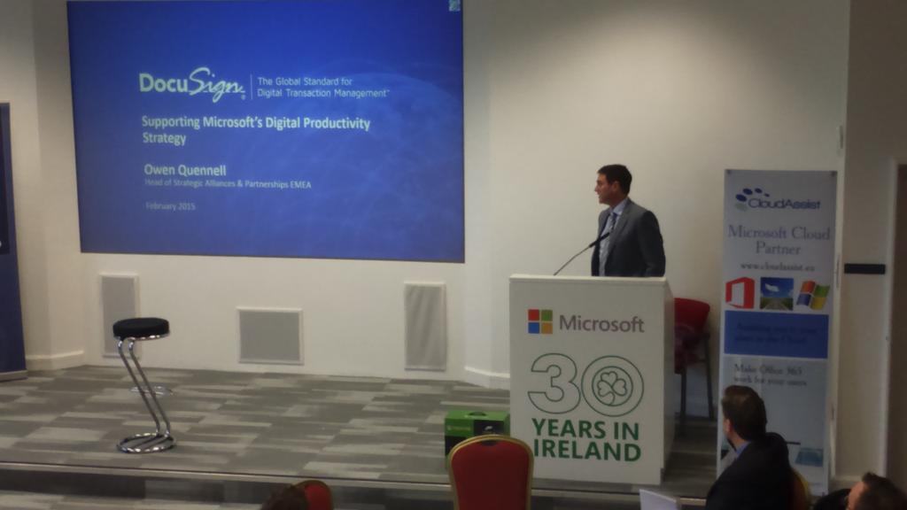 CloudAssistO365's tweet photo. Owen Quennell from @DocuSign - "Send &amp; sign contracts on the move" #Construction365 http://t.co/KjwzR9hpW8