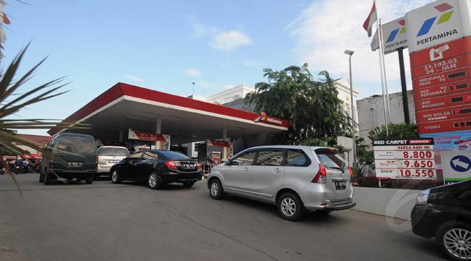 liputan6dotcom's tweet photo. Subsidi Premium Dicabut, Kuota BBM Dipangkas 61% http://t.co/TAwL0rGLgi http://t.co/DBTvs2XeJ5