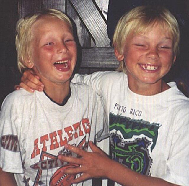 \" Happy birthday bro        Siem de Jong. Van harte! 