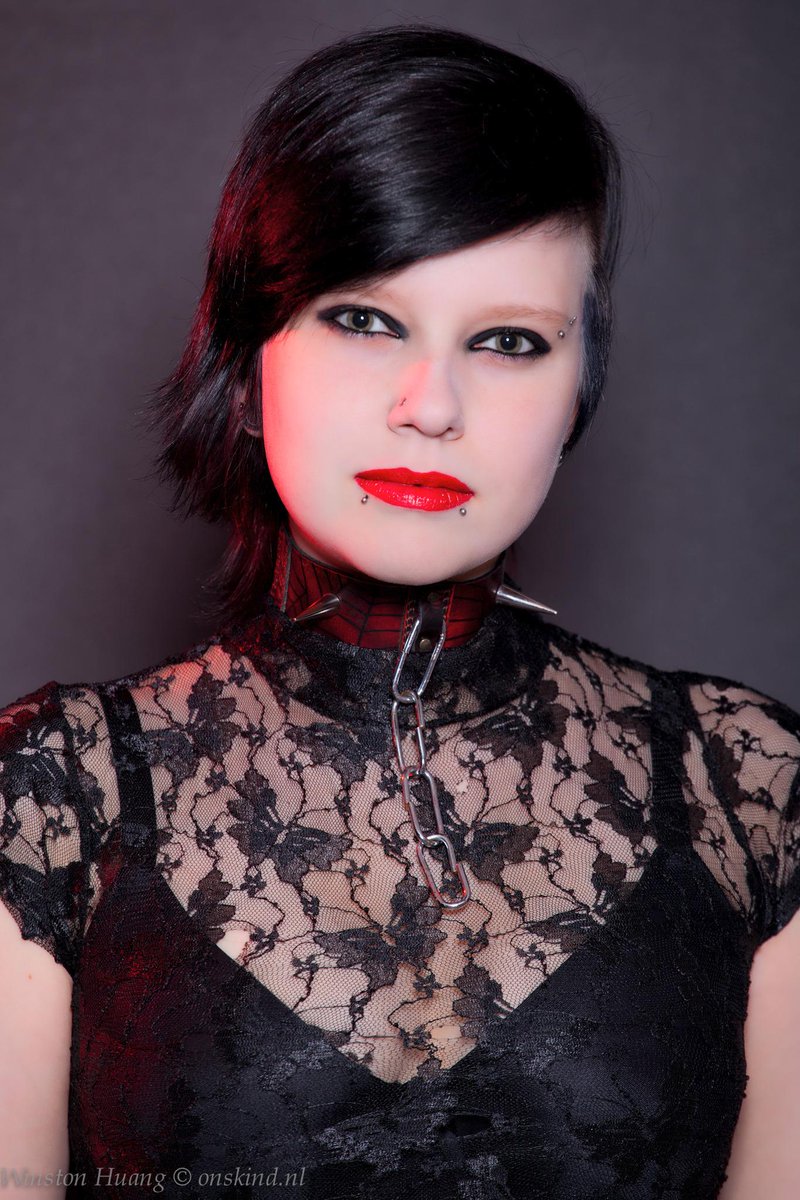 amorphius's tweet photo. Sneakpeak Studio shoot met Amber. http://t.co/daBHmYSGh4