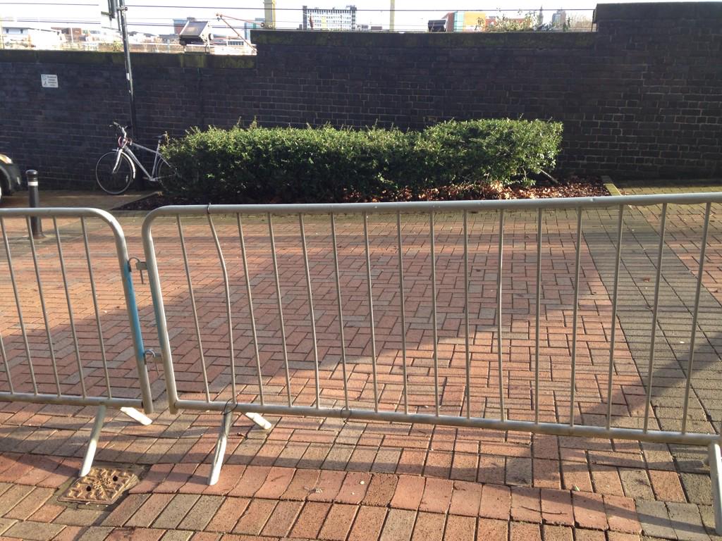 HelenJqRimmer's tweet photo. The "Pro-fracking rally" seems to have failed to materialise! #LancsDecides http://t.co/acv3nnqJuq