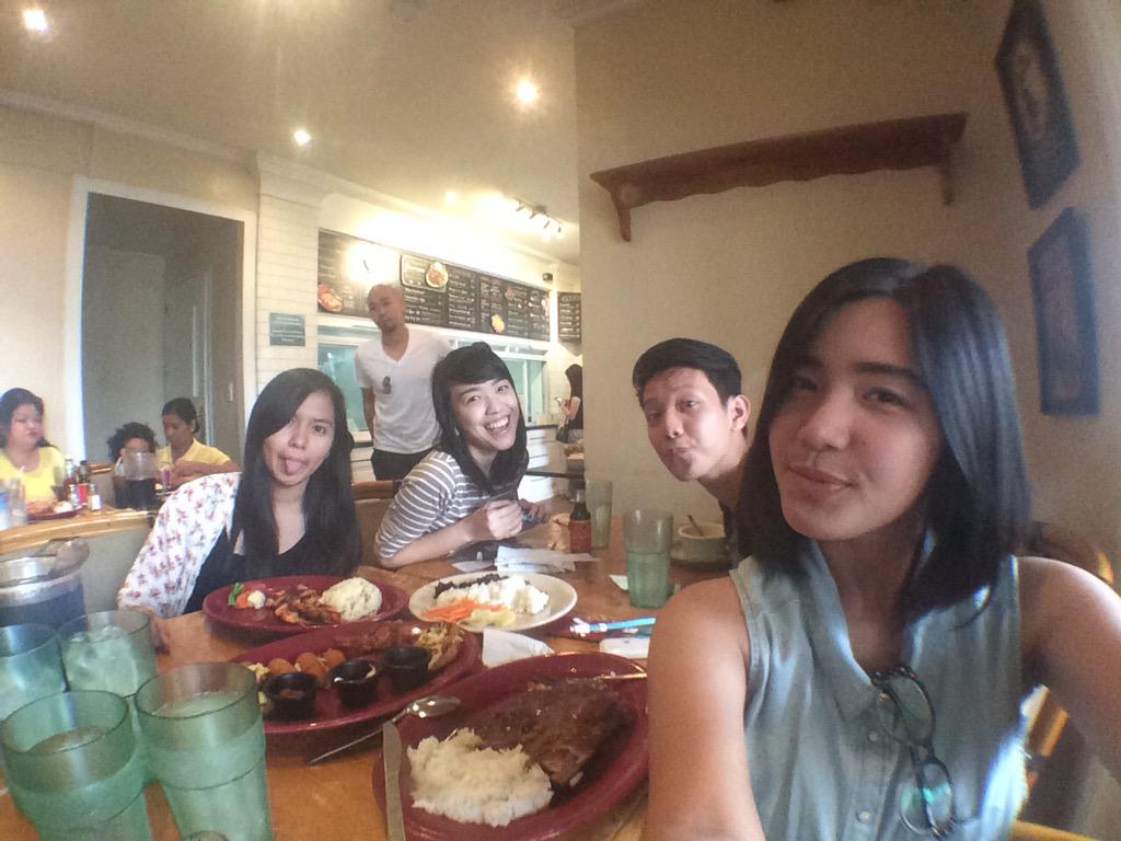 chelsealuzanta's tweet photo. Ocular for #commnight 😁 @marianchuaso @ivyplamenco @BriaanMercado http://t.co/iwcW046WiO