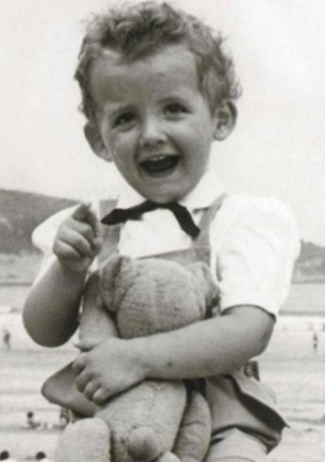 \" \"Happy birthday! 
Mister President...\" ans Nicolas Sarkozy ~