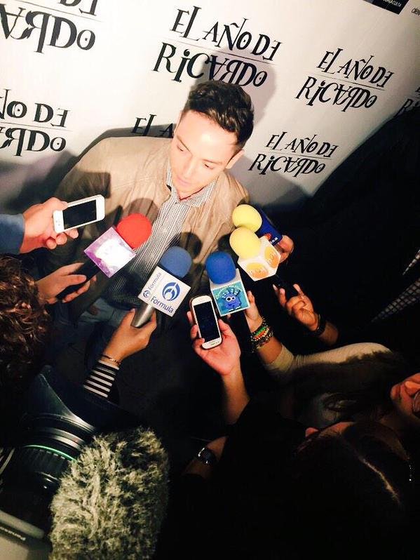 ElMundoPeeWeeBR's tweet photo. Fotos: @PeeWeeMusic en el evento El Año de Ricardo:. http://t.co/WKz0BWtJy1