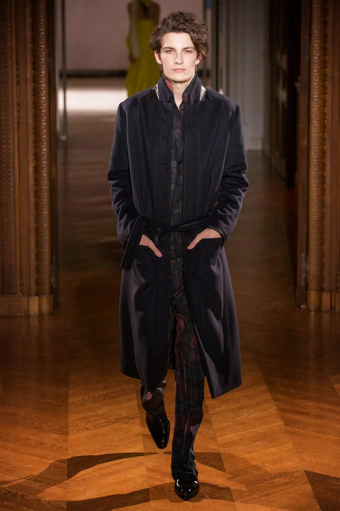 MaleFashTrends's tweet photo. .@atgustavolins Spring/Summer 2015 - Paris Fashion Week Haute Couture http://t.co/vsSfg0p9pC #PFW #HC #HauteCouture http://t.co/3ax4rNAv1R