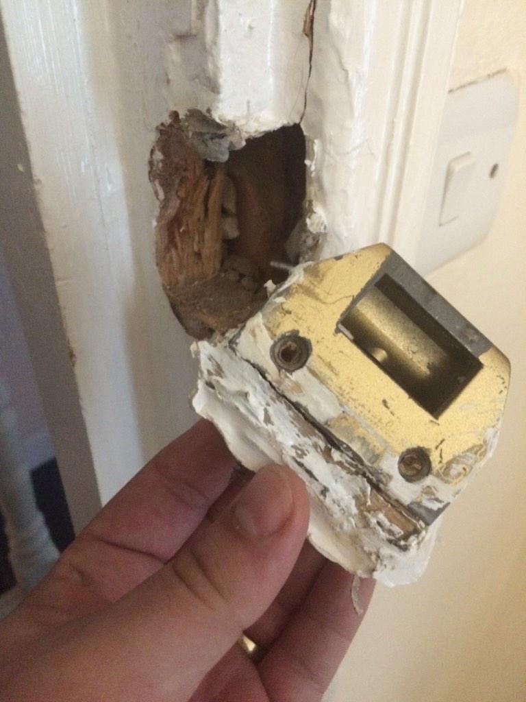 Lock_Fix's tweet image. Let's be right that's more the a little problem with a lock...