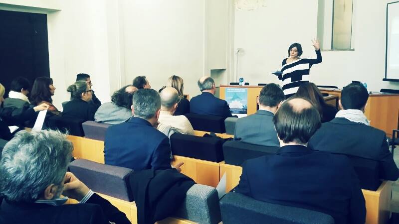 JES_please's tweet photo. Alessia dalla conferenza stampa di #CultLab: #incubatore di #startup creative @uniurbit @UniMC @RegioneMarcheIT http://t.co/N4l9uLOKQZ
