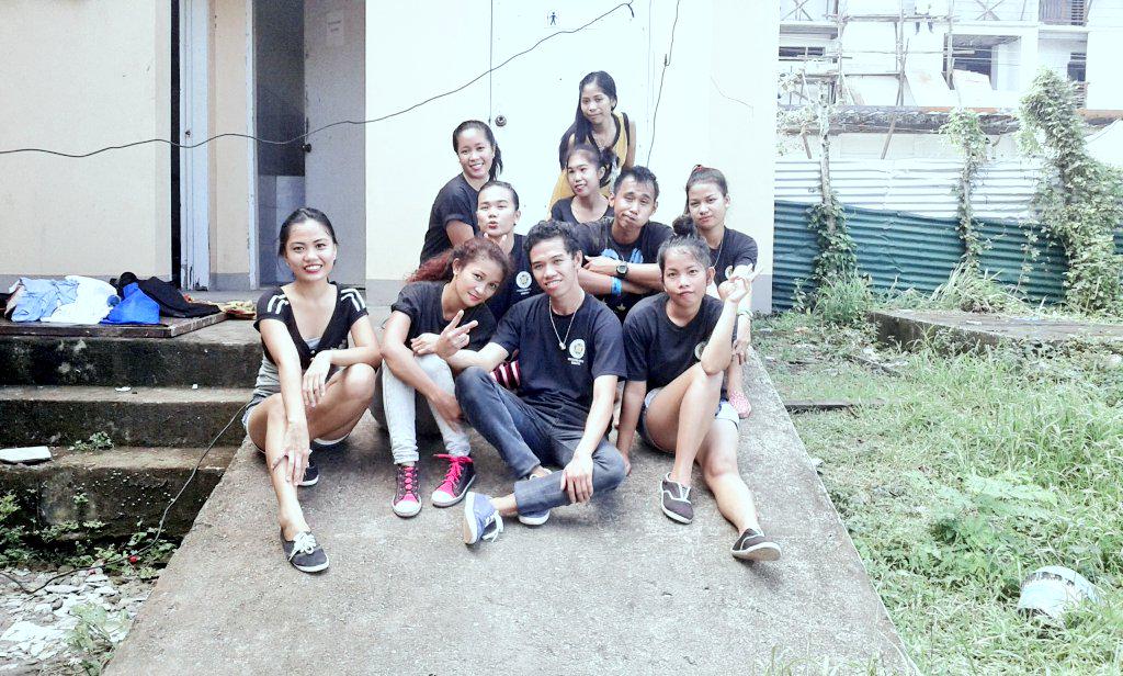 DahlieUlna's tweet photo. #dancekool http://t.co/XRYi2HhcNz