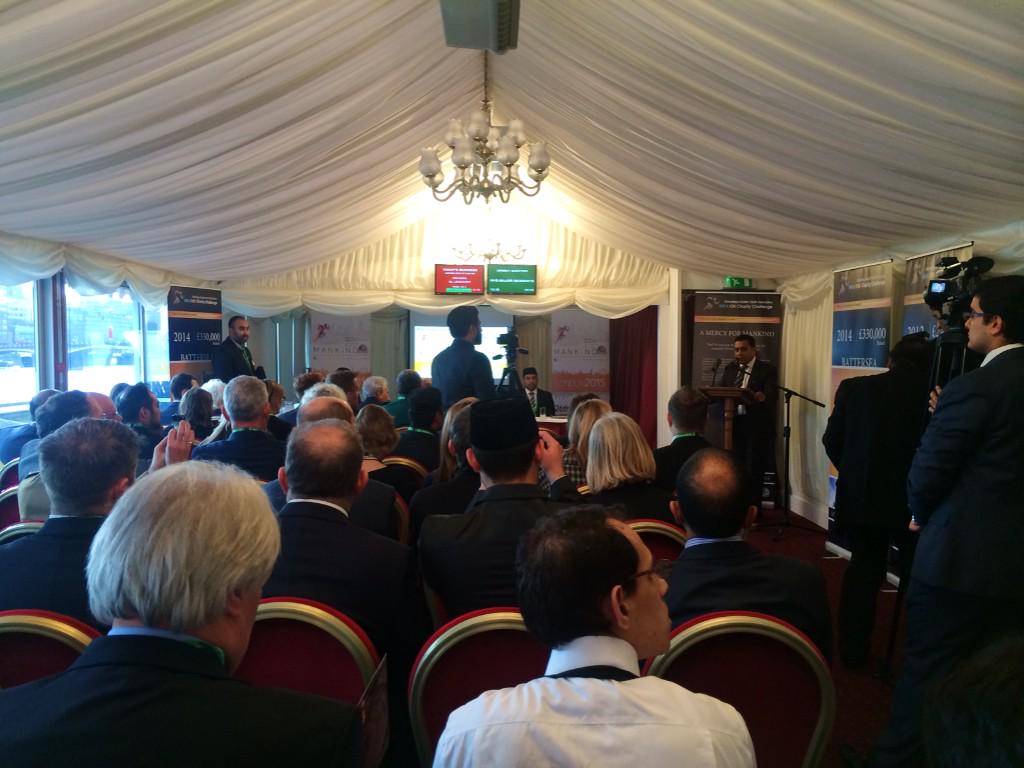 CatrinNye's tweet image. Muslim youth hand over 340k raised by @mka_uk volunteers to UK charities at House of Lords muslimsforhumanity.org.uk/2015/01/27/par…