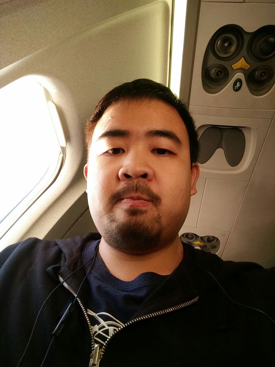 EricToe's tweet image. on a plane! Woopwoop