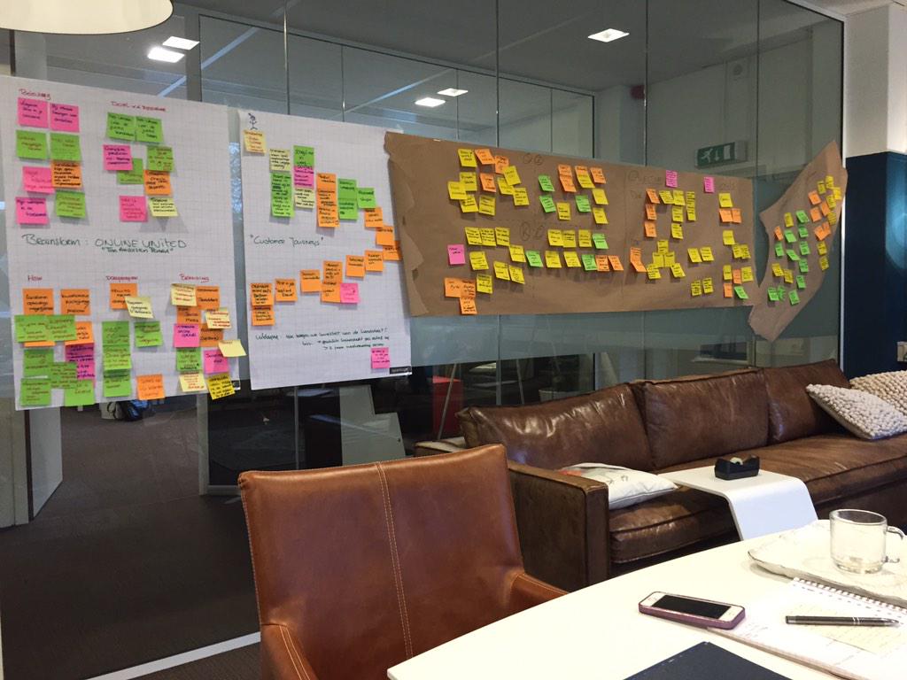 Larsvantulden's tweet photo. “@RinyGroeneveld: Big plans begins with small papers! &amp;someone_nl #s1 http://t.co/kucv6EGYad” míts je ze goed afscheurt! :-) Nice!
