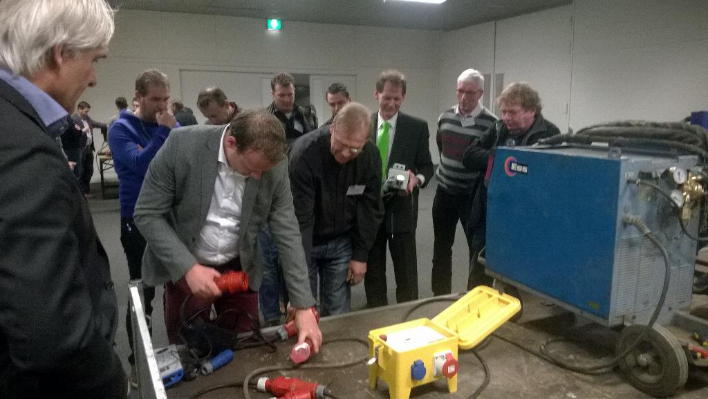 Ook de lekstroommeting wordt live gedemonstreerd tijdens #terugCOMdag van #Comkeur. Met diverse meetapparatuur !