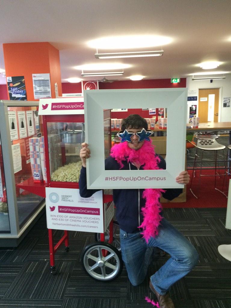 kizza_p's tweet photo. @HSFgraduatesUK #HSFPopUponCampus http://t.co/l3nzXeL6Ik