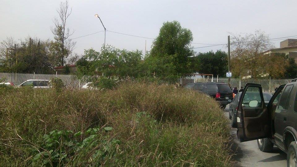 Shely_DLa's tweet photo. @telediariomty  asi se encuentra un lote frente a la escuela estatal Mexico integro en Apodaca, HELP http://t.co/aknM22Qews
