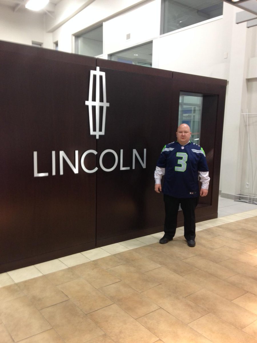 geenen77's tweet photo. @me rlinyxe @MaleehaCTV Merlin Ford Lincoln super bowl party #MFL #Fordmoco http://t.co/Khuev8f4zH
