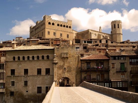 Viajeroastuto's tweet photo. Doce pueblos españoles que no te puedes perder http://t.co/aawAaFBLLI en #FITUR2015 http://t.co/RPRZKiPIrf