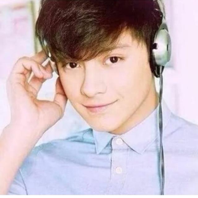 curlcysison2's tweet photo. @mdanielpadila @imdanielpadilla pogi ni kuya daniel http://t.co/AaEi40wbR1