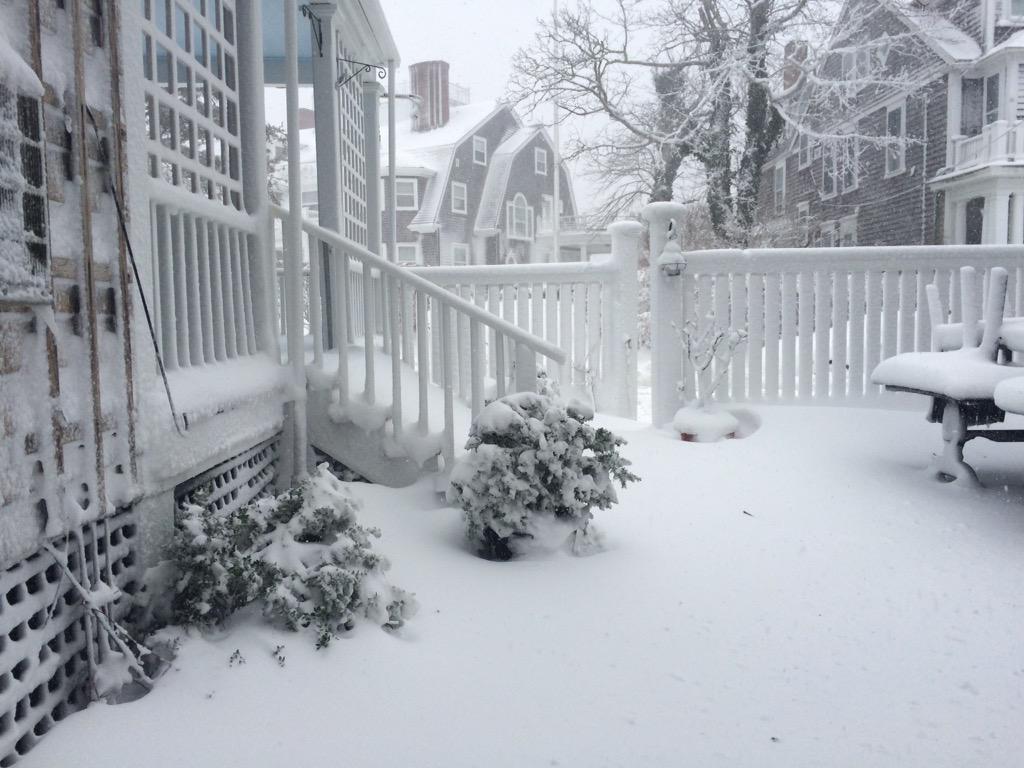 CenturyHouse's tweet image. #CenturyHouse looks a little differently in the snow #Nantucket