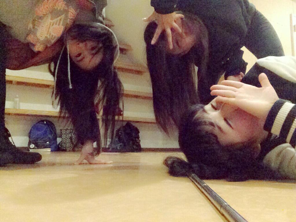 OMEchick4amsk's tweet photo. キョウ久々のOME練かと思ったら
まさかのリーダー 体調わるし🏥
ローズめったにそんなんないけー
心配よー😨土曜日まで治してね！
コンテスト近いし本気だそう��
エンジンブルルーンっといきましょ http://t.co/enaJCBSkrH