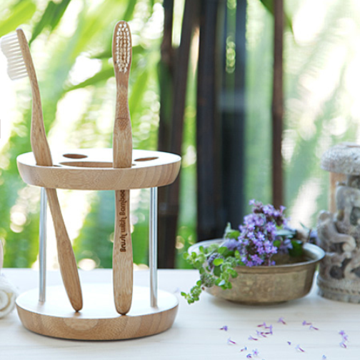 JoinGoodMouth's tweet photo. Our Eco-Friendly Bamboo Brush! Biodegradable, recyclable, great for the planet and your smile! http://t.co/pGLmgwLMeG http://t.co/TWWq0ghSCj