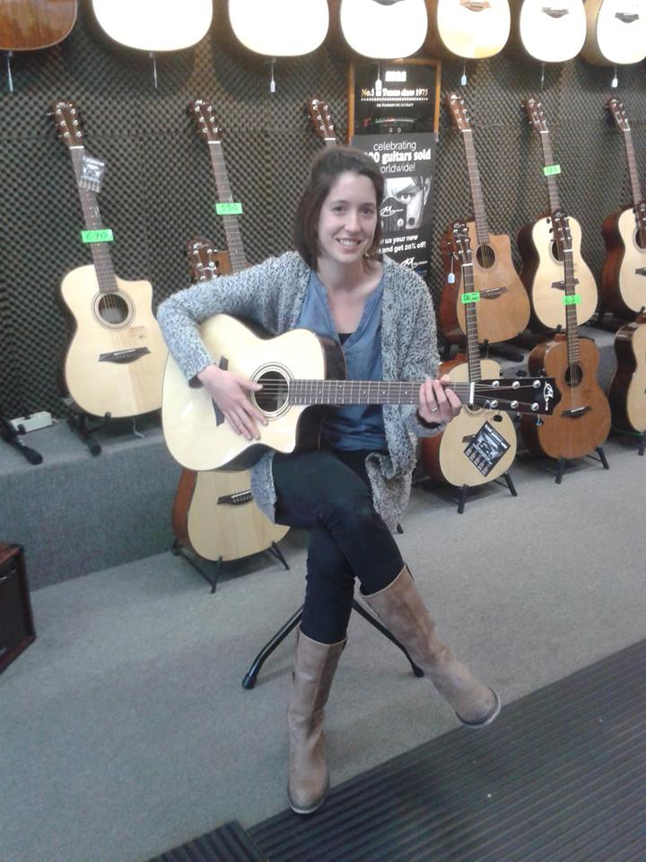 Mayson_Guitars's tweet photo. Another 2 excited players showing their brand new Mayson Smart Concept Guitars! #maysonguitars #5000guitarssold http://t.co/7Ej0n2qDgU