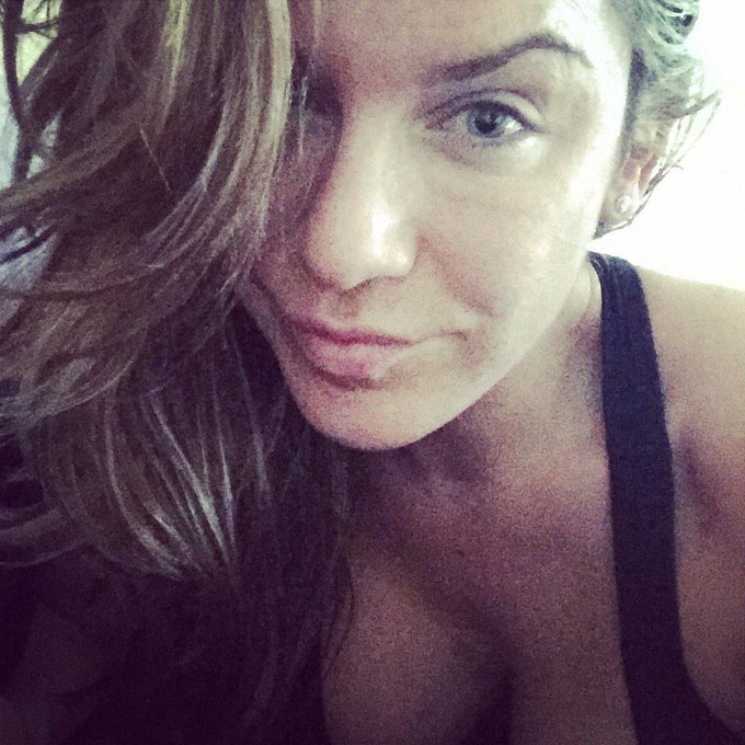 Mornin' lovebugs!! Xoxo http://t.co/2slzEUdovx