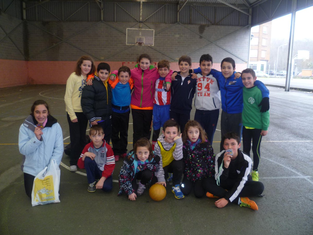 CPReyAurelio's tweet photo. El maravilloso equipo de Cross del CP "Rey Aurelio". Orgullosísimos!!! http://t.co/aLuokRKlTV