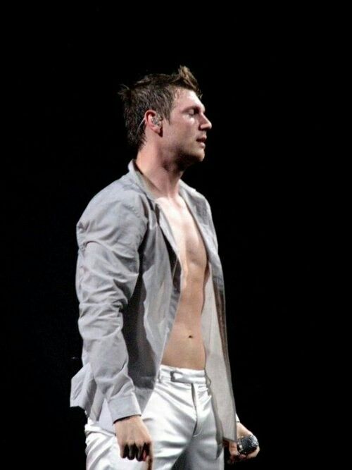 Happy Birthday Nick Carter!! :D :D 35 years and abs like a 20 year old :D  
