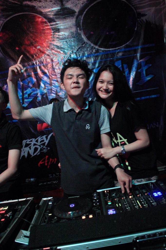 Thx for support @MOORAGEWEAR 😎 <a href="/SUBANGRAVE/">SUBANGRAVE2016</a> see you next gigs 🙌