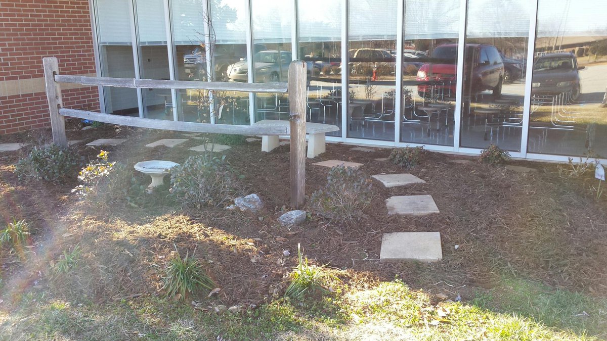 CrestviewElemen's tweet photo. Thank you to Belk and Hands on Greenville for the wonderful work on our school today. http://t.co/yKbL9MxkBb