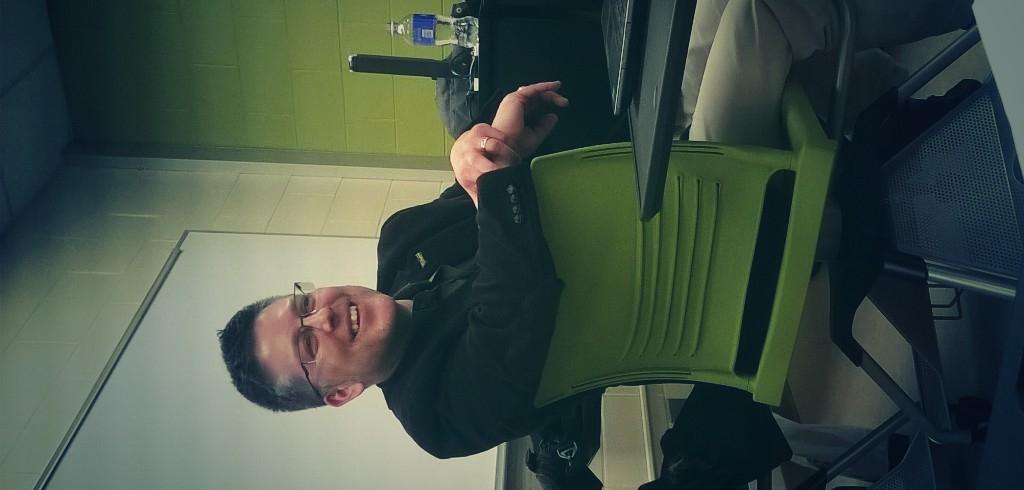 WayneStateCFPCA's tweet photo. RT @DaudArif_DA: Mr.David explaining usage of #Hootsuite at the twitter workshop. @WSU_COM @WayneStateCFPCA #Com2260 http://t.co/dMpM9Ba9Uc