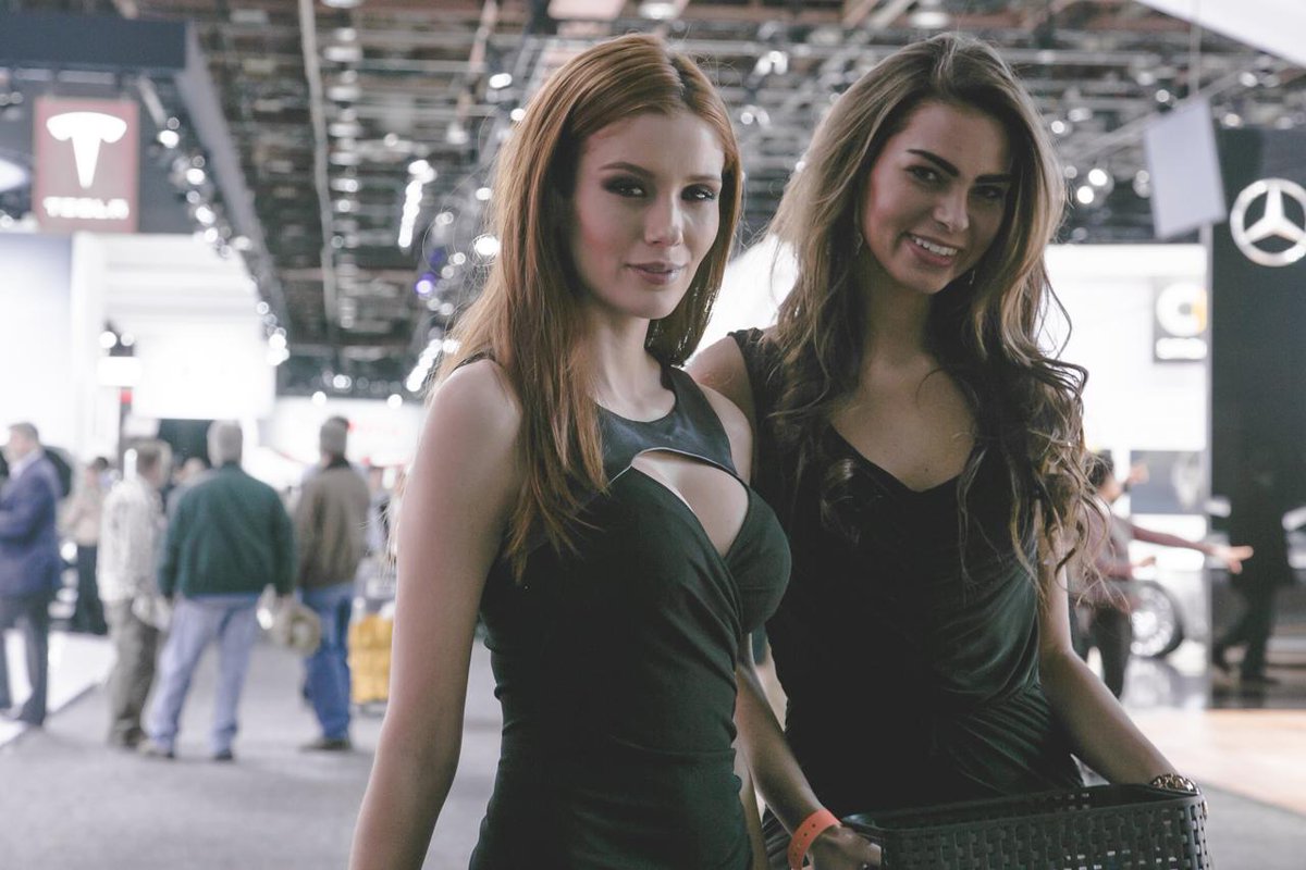 WHAAAA? Car show models getting $1,000/day to wrangle information from patrons bit.ly/1yMSSIl