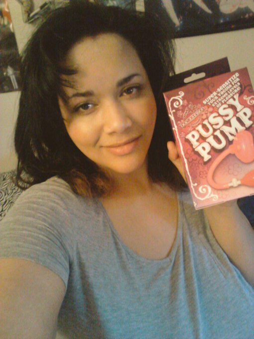 Look what my darling @TheRealWald0x sent me, yay! Time to get pumped and plumped ;) http://t.co/5QGu<a class="tags" target="_blank" title="On Twitter" href="/?out=eyJ0eXAiOiJKV1QiLCJhbGciOiJIUzUxMiJ9.eyJpYXQiOjE3MTg3NzI1NDksImlzcyI6InR3cG9ybnN0YXJzLmNvbSIsIm5iZiI6MTcxODc3MjU0OSwiZXhwIjoxNzUwMzA4NTQ5LCJyZWRpcmVjdF91cmwiOiJodHRwczovL3R3aXR0ZXIuY29tL1RoZVJlYWxXYWxkMHgifQ.7-A5axfgOuwtDPuWdXAViMhL1xelL2Lf_u_yu6m__YNg30L3llrePCdcbfRJeSDYF7B9aHJNFcy8PCzg320_-g">@TheRealWald0x</a><a href="/tag/bigbelly"class="tags"><span>#bigbelly</span></a>