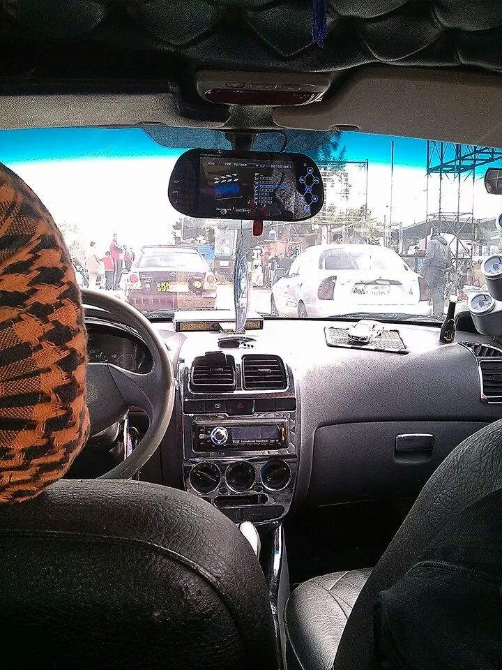 InshapeEgypt's tweet photo. Quelque chose ne devrait pas être dans la voiture... http://t.co/fQhsYyYsvO