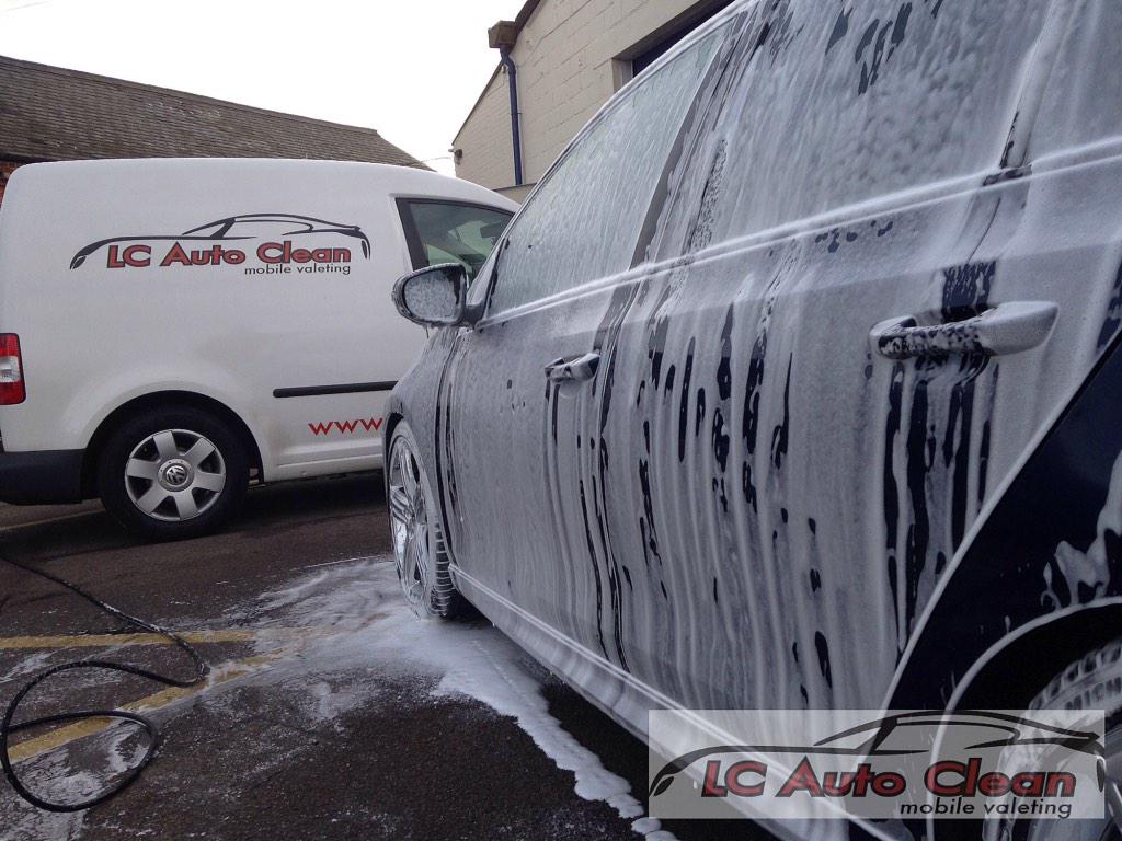 LCAutoClean's tweet image. @UKVolkswagen #GolfR protected with @LElementsUK Gloss Boost spray sealant #MobileValeting #MiltonKeynes