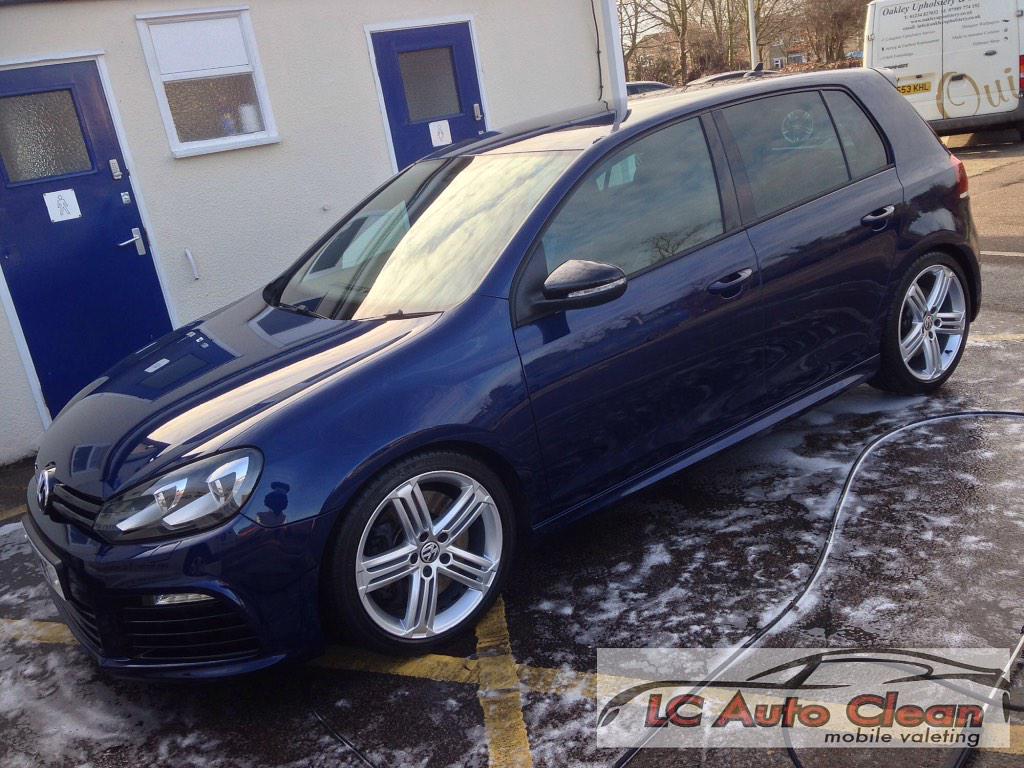 LCAutoClean's tweet image. @UKVolkswagen #GolfR protected with @LElementsUK Gloss Boost spray sealant #MobileValeting #MiltonKeynes