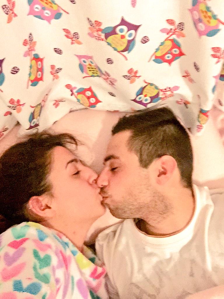 beaelm96's tweet photo. ¡Te daré todo de mi y me darás todo de ti! Una imagen vale mas que mil palabras my love ❤️💏 http://t.co/ruWYHlOP4G