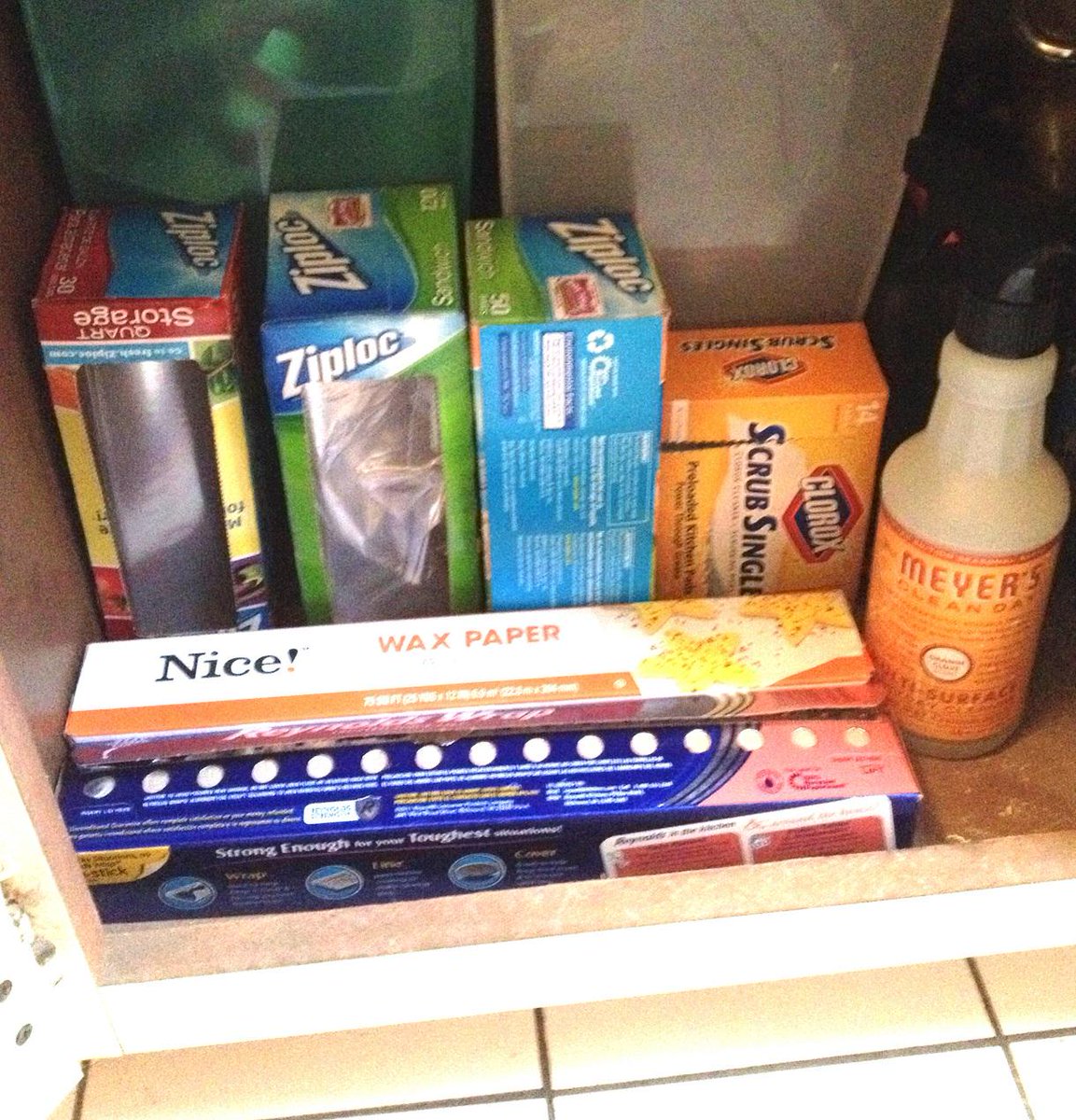 parents's tweet photo. Time to #conquerclutter under the kitchen sink! http://t.co/6VlpoPZWVf